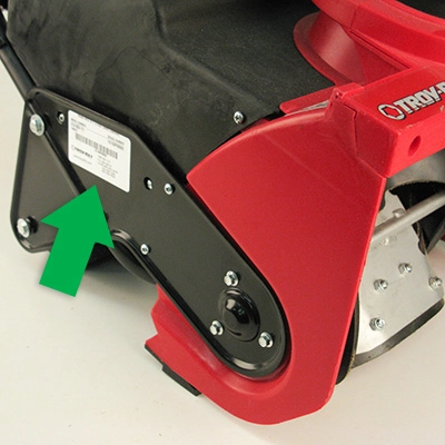 TROY-BILT yksivaiheisen lumilingon tunnistetarran sijainti