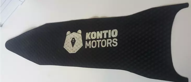 Kontio Motors Kruiser: jalkatilan suojamatto - Kontio Kruiser ja Premium Pack varaosat - 499-102780 - 1
