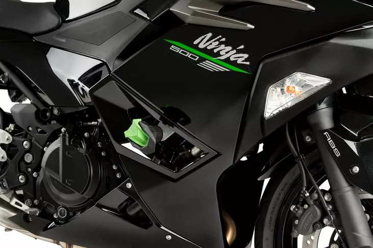Puig Crash Pads R19 Kawasaki Ninja 500 24' C/Black - Moottoripyörän kaatumatapit - D510830 - 1