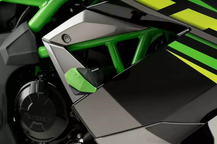 Puig Frame Slider R12 Kawa Ninja 125 19' C/Black - Moottoripyörän kaatumatapit - D337200 - 1