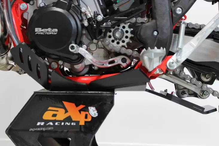 AXP Xtrem HDPE Skid Plate Black Beta 250RR/300RR 20-24 - Moottoripyörän pohjapanssarit - D343101 - 1