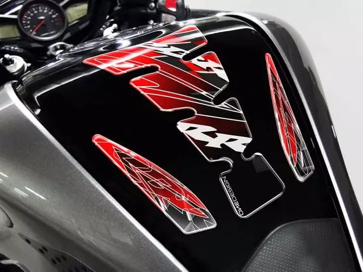 Puig Tank Pad Mod.Wings Cbr C/Red-Black - Moottoripyörän tankinsuojat - D298281 - 1
