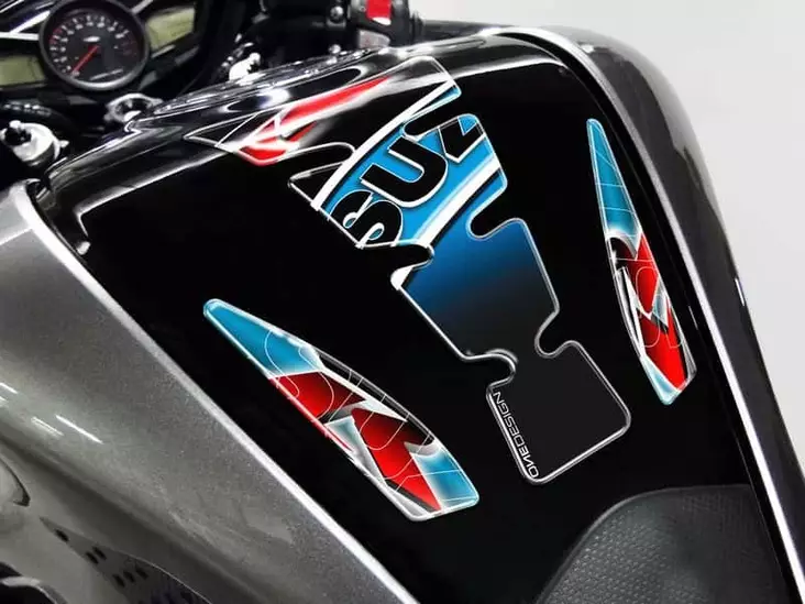 Puig Tank Pad Mod.Wings Suzuki C/Blue-Black - Moottoripyörän tankinsuojat - D298251 - 1