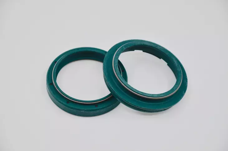 SKF Oil & Dust Seal 46 mm. - ZF SACHS - Etuteleskooppien tiivisteet - D328141 - 1