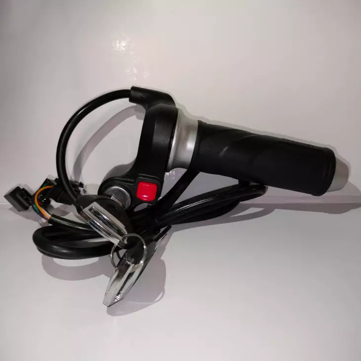 Kontio Motors Kruiser Elektra/Salvatore: Kaasukahva/Virtalukko - Kontio Kruiser Mopo varaosat - 499-149442 - 1