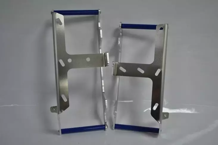 AXP Radiator Braces Blue Spacers Yamaha YZ125 02-21 - Moottoripyörän jäähdyttimen suojat - D243693 - 1