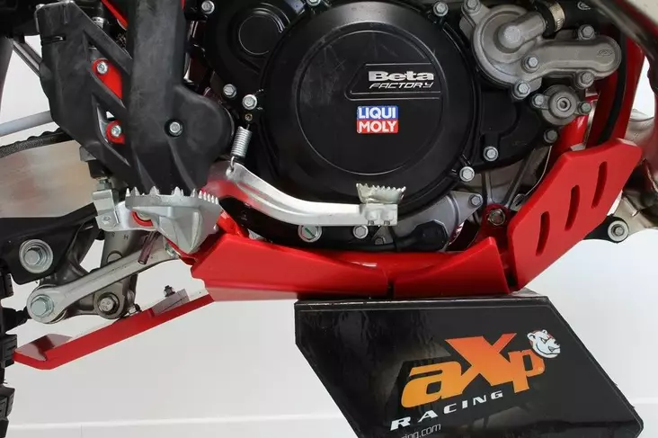 AXP Xtrem HDPE Skid Plate Red Beta 250RR/300RR 20-24 - Moottoripyörän pohjapanssarit - D343103 - 1