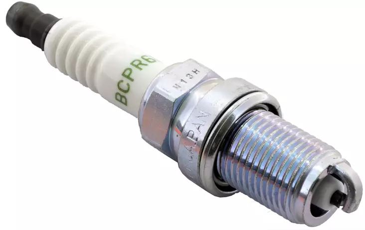 NGK sparkplug BCPR6E - Ruohonleikkurin sytytystulpat - D81783 - 1