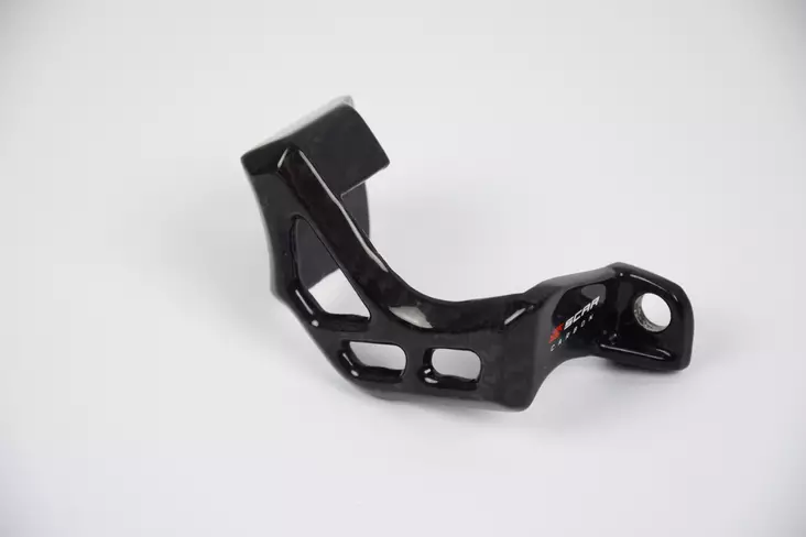 Scar Carbon Rear Caliper Guard - Honda - Moottoripyörän jarrujen muut osat - D269193 - 1