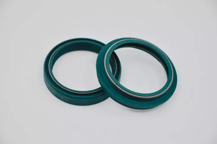 SKF Heavy Duty Oil & Dust Seal 47 mm. - SHOWA - Etuteleskooppien tiivisteet - D328143 - 1