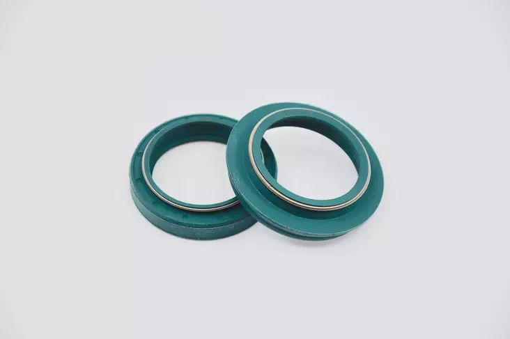 SKF Oil & Dust Seal 36 mm. - KAYABA - Etuteleskooppien tiivisteet - D328123 - 1