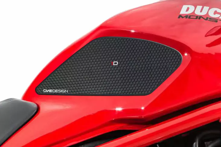 Puig Lateral Tank Pads Ducati C/Black - Moottoripyörän tankinsuojat - D337444 - 1