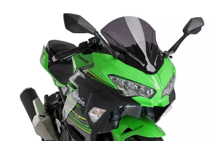 Puig Racing Screen Kawasaki Ninja 400 18' C/Dark Smoke - Moottoripyörän katteet ja tuulenohjaimet - D303274 - 1