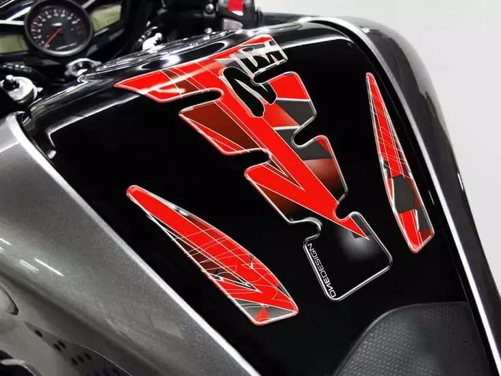 Puig Tank Pad Mod.Wings Ninja C/Red-Black - Moottoripyörän tankinsuojat - D298244 - 1