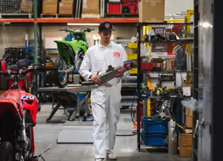 Yoshimura Vintage Coveralls - Moottoripyörän rekisterikilven telineet - D506725 - 1