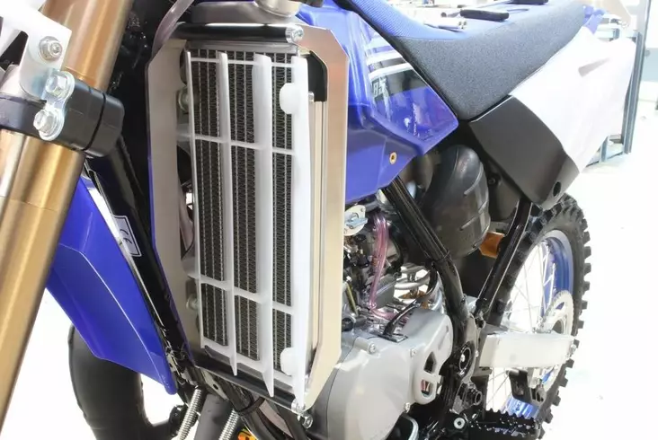 AXP Radiator Braces Black Yamaha YZ85 19-21 - Moottoripyörän jäähdyttimen suojat - D268925 - 1