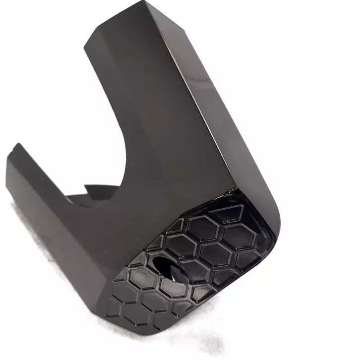 Kontio Motors Kruiser Long Range Style: rungon ja etuhaarukan yhtymäkohdan suoja, musta - Kontio Kruiser Long Range Style varaosat - 499-134855 - 1
