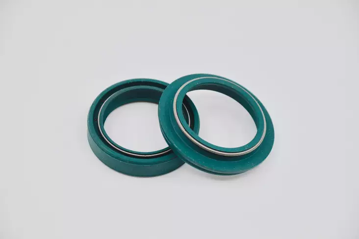 SKF Oil & Dust Seal 39 mm. - SHOWA - Etuteleskooppien tiivisteet - D328126 - 1