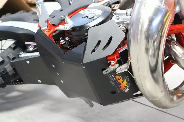AXP Xtrem HDPE Skid Plate Black Beta 250RR/300RR 18-19 - Moottoripyörän pohjapanssarit - D243677 - 1