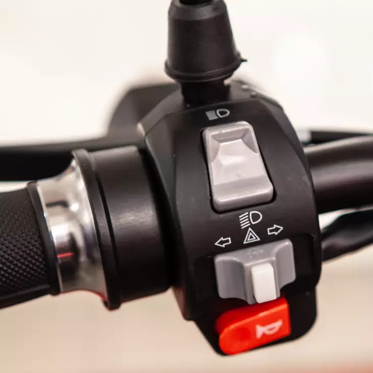 Kontio Motors e-Scooter 2.0: Ohjaustangon katkaisimet vasen - Kontio e-Scooter 2.0 varaosat - 499-139087 - 1