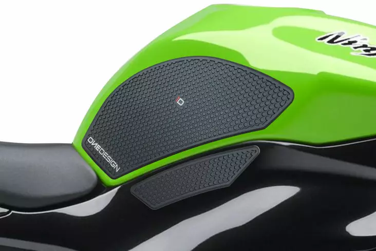 Puig Lateral Tank Pads Kawasaki C/Black - Moottoripyörän tankinsuojat - D337468 - 1