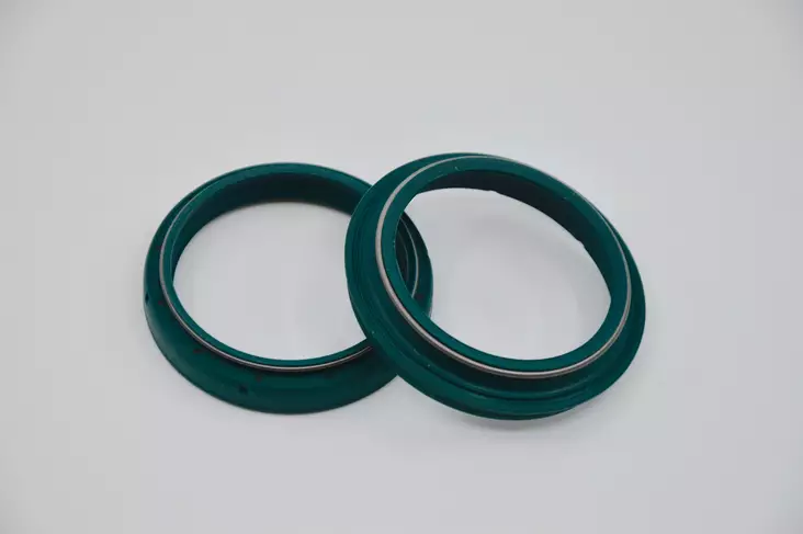 SKF Oil & Dust Seal 48 mm. - SHOWA - Etuteleskooppien tiivisteet - D328148 - 1