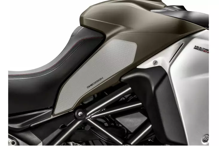 Puig Lateral Tank Pads Ducati C/Black - Moottoripyörän tankinsuojat - D357839 - 1