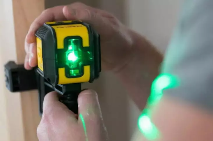 Ristilaser cubix vihreä laukku ja kiinnitysalus, stanley - Ristiviivalaserit - 503-STHT77499-1STA - 1