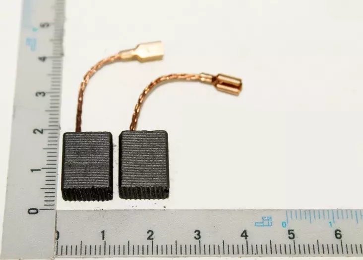 Carbon brushes (1 set = 2 pieces); 10.8x5.9x14.2, scheppach - Tarvikevaraosat-503 - 503-5903819013SCHE - 1